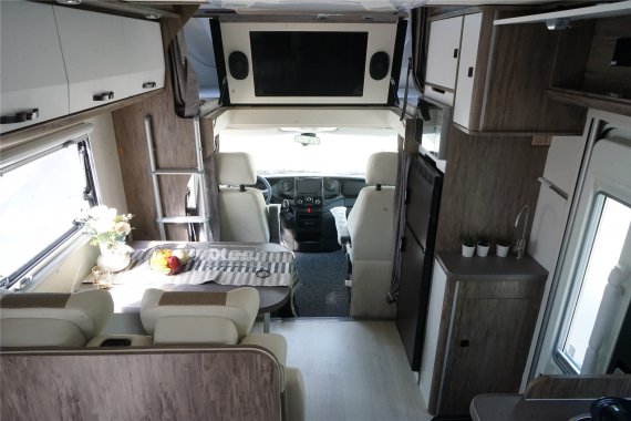 無拓和雙拓怎麼選？德興兩輛當家款房車告訴你