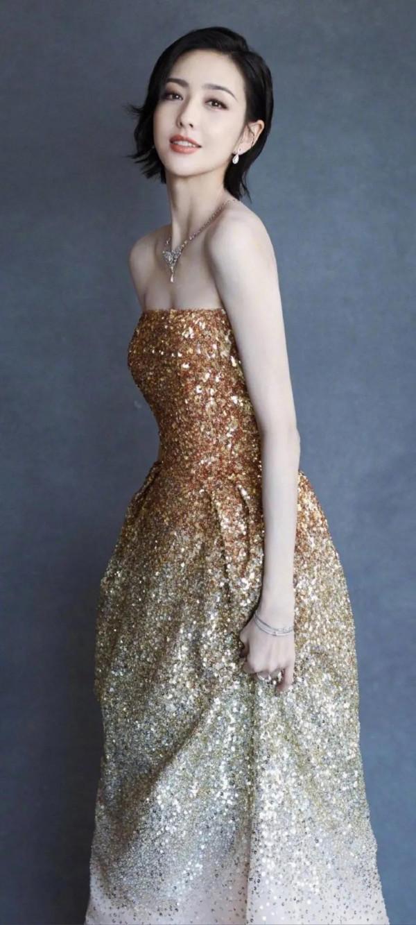 佟麗婭桌布｜玉顏豔春紅