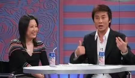 軍旅歌手江濤:窮小子娶富家女,成名後不變心,始終把妻子當成寶 軍旅歌手江濤:窮小子娶富家女,成名後不變心,始終把妻子當成寶