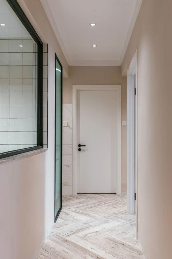 她堅持不要電視牆，全屋敞亮通透，效果驚豔讓人一眼就愛上