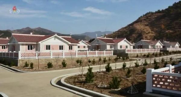 朝鮮新農村住宅建設