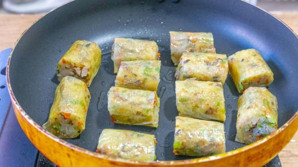 冬天早餐就要這樣做，蒸一蒸，捲一捲，軟糯又鹹香，孩子搶著吃