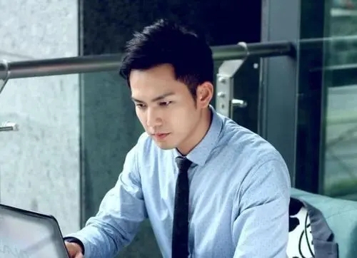 法學生人人都夢想成為“何以琛”，但結局還不如張偉，人間真實了