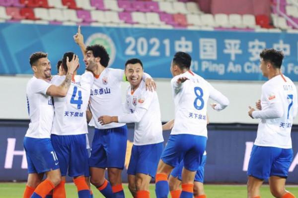 體壇綜述 |山東泰山完勝領跑中超，陳清晨/賈一凡世錦賽女雙奪冠