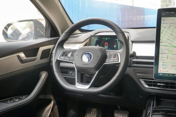 零百加速5.9秒，油耗低至1L，比亞迪秦Pro DM到底值不值得買？