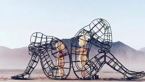 火人節，何以成為黑石沙漠裡的魔性圖騰？