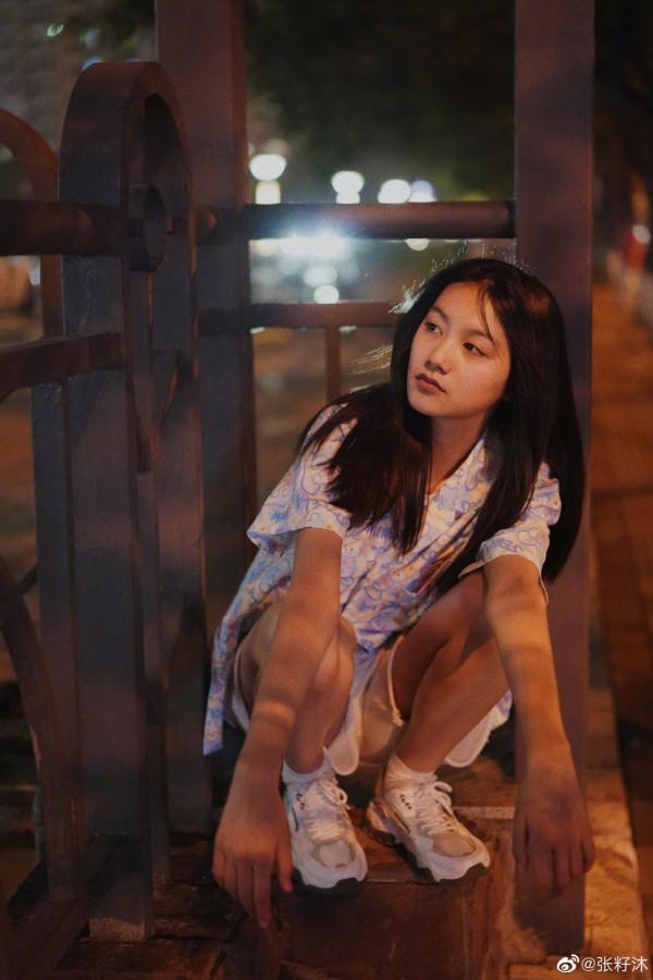 童星也內捲了？張籽沐13歲演高中生，小溫宜紀姿含卻沒小時候火？