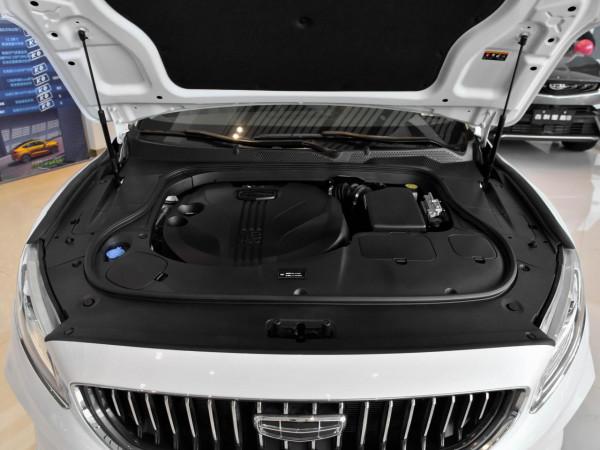 A級車價格的B級車，後排寬敞舒服油耗7.3L的高配車，實拍吉利博瑞