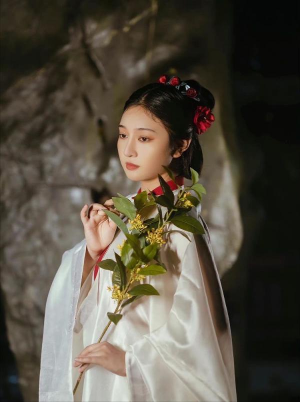 詩話中秋，月到中秋分外明