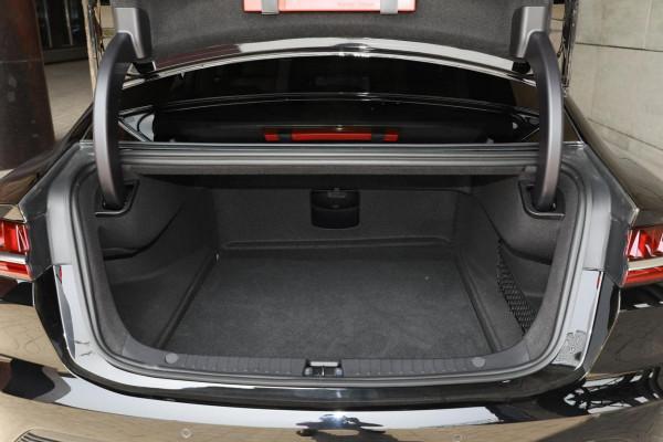 全系“佩刀”的比亞迪旗艦,配置拉滿、3.9秒破百,已被徹底捧紅 全系“佩刀”的比亞迪旗艦,配置拉滿、3.9秒破百,已被徹底捧紅