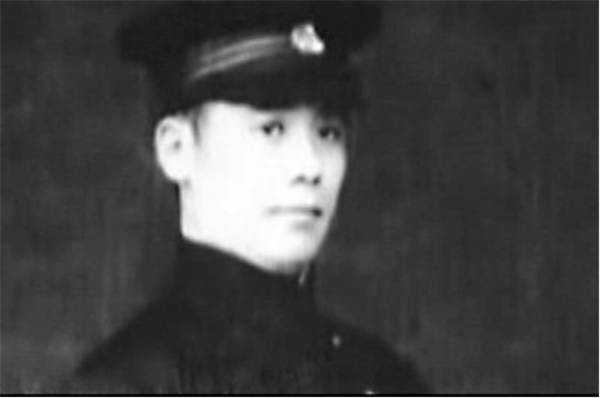 坑爹袁克定：攛掇父親稱帝，痴想當太子，晚年忠心老僕給他吃菜葉