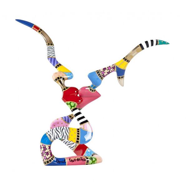 絢爛圖案結合細膩線條構建造型獨特的雕塑作品