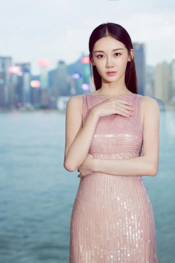 苗苗，真的美麗，鄭凱的家屬，估計鄭凱在偷著樂