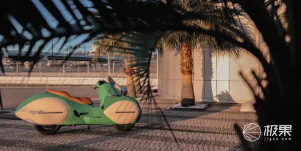 寶馬摩托變身復古機車，座椅用上“暖心”配置，冬天出行不怕凍