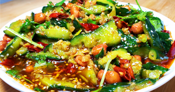 傳統年夜飯12道菜譜，4涼8熱有講究，4葷4素寓意要知道，過年必備