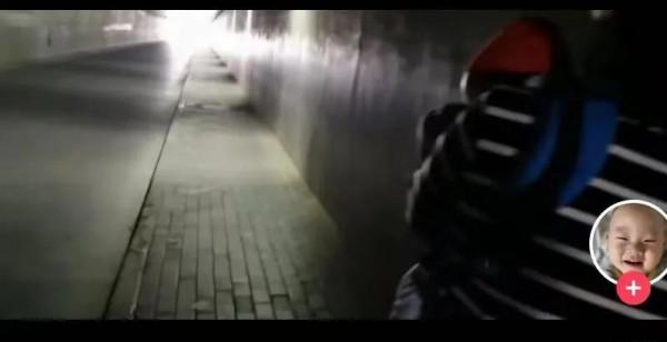 “這是我的寶貝,患有腦癱、癲癇、聾啞、肺炎、不會走路……” “這是我的寶貝,患有腦癱、癲癇、聾啞、肺炎、不會走路……”