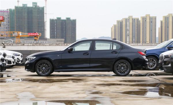 外觀帥氣，後排空間寬敞，寶馬3系325Li M運動曜夜套裝版實力解析