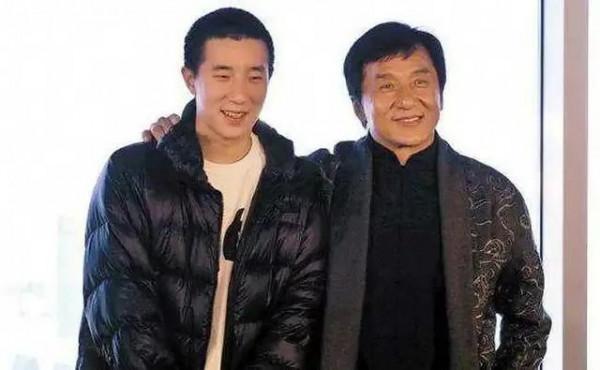 同爹不同媽，愛偏心，這6對星二代的生活差距太大，現實又扎心