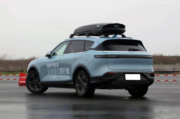 嵐圖FREE:造型時尚,搭載694馬力電動機,配置討喜,配夜視系統 嵐圖FREE:造型時尚,搭載694馬力電動機,配置討喜,配夜視系統