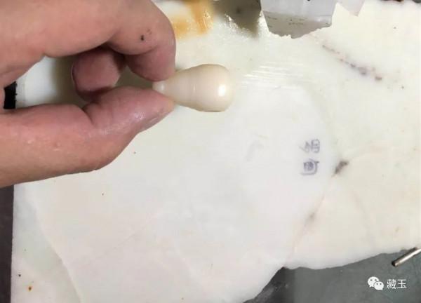 和田玉五不買：黑不買廣西，白不買羅甸，沁不買唐河……