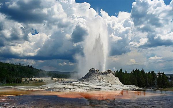 世界各國都擔心“黃石火山”爆發，如果爆發，人類還能生存嗎？
