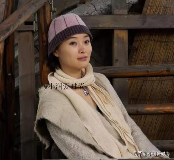 大臉又塌鼻子的吳越,為何美得清麗有書卷氣?她的變美經驗值得學 大臉又塌鼻子的吳越,為何美得清麗有書卷氣?她的變美經驗值得學