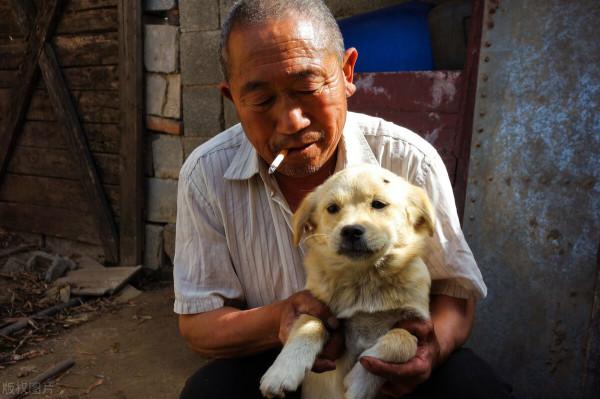 為什麼老人寧願一個人孤獨過，也不肯跟子女過？3個老人說出實話