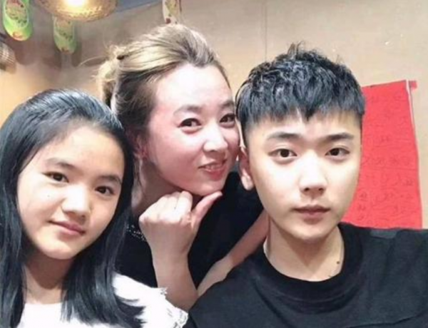 變形計主角今昔對比：真香男孩當上老闆，高佔喜考上211成國防生