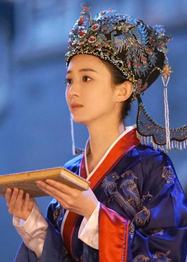 演技大爆發，這6位一人分飾多角出神入化，性格迥異讓人眼前一亮