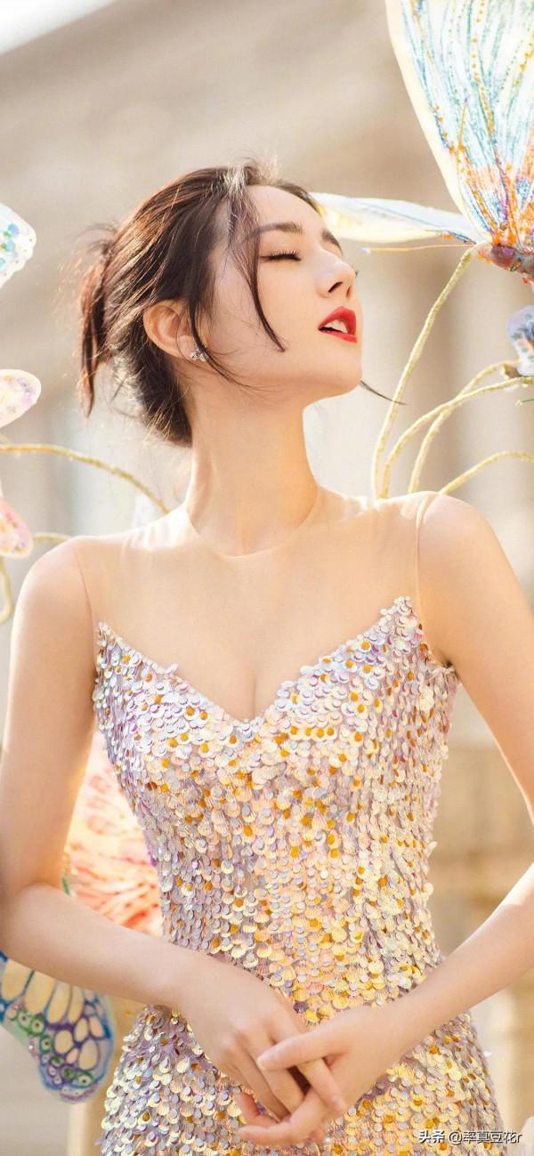 女人味十足的熱巴