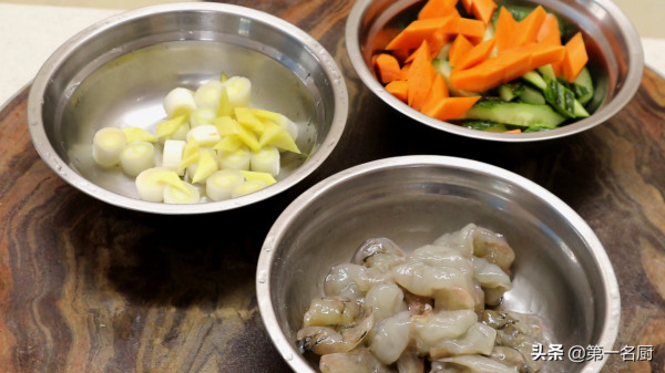 年夜飯選單已出爐，一家人6道菜，寓意六六大順，吉祥如意迎新年