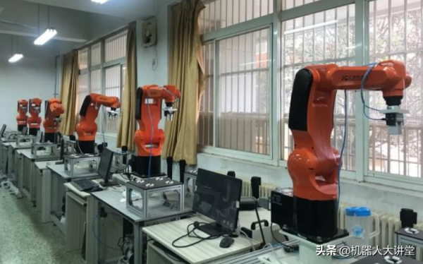 學機器人都去搞研究?機器人應用工程師誰來做?國家出手了 學機器人都去搞研究?機器人應用工程師誰來做?國家出手了