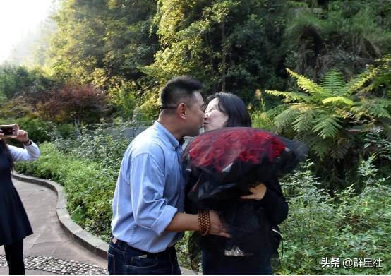 “央視名嘴”肖東坡:追求事業與前妻離婚,和朱炎霞閃婚獲得幸福 “央視名嘴”肖東坡:追求事業與前妻離婚,和朱炎霞閃婚獲得幸福