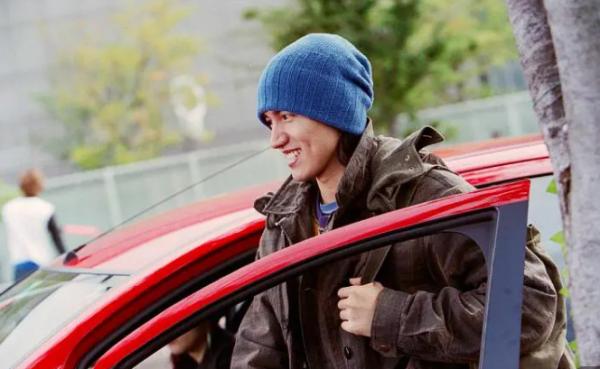 20年過去,F4各有各的故事,有人賣房賣車,有人任由豪宅變廢墟 20年過去,F4各有各的故事,有人賣房賣車,有人任由豪宅變廢墟