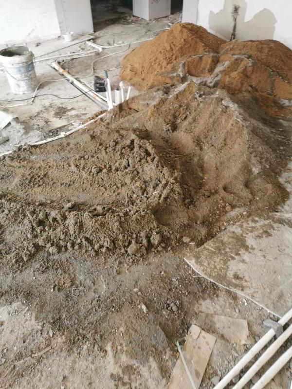 裝修繼續進行中 裝修繼續進行中