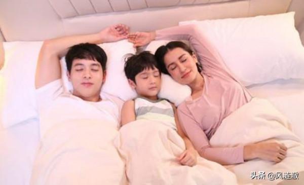 泰劇《克拉戀人》主角年齡差引熱議，女主出道時男主還未出生