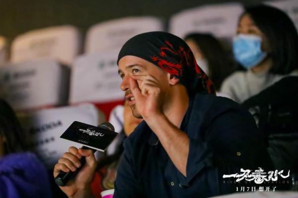 電影《一江春水》眾主創現身首映 嘉賓齊聚為女性互助佳作發聲