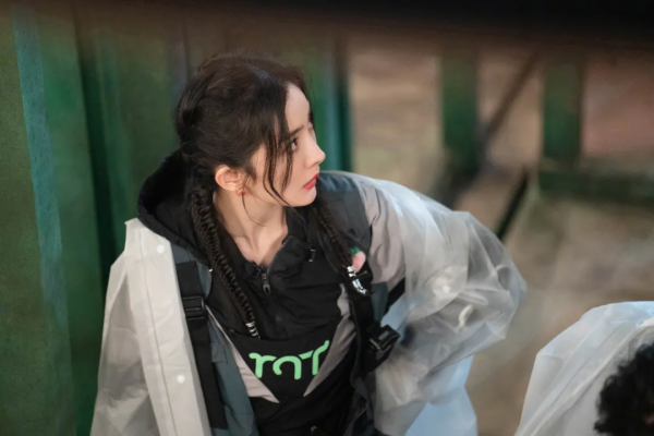 好少女！楊冪的新發型也太適合春日踏青了吧