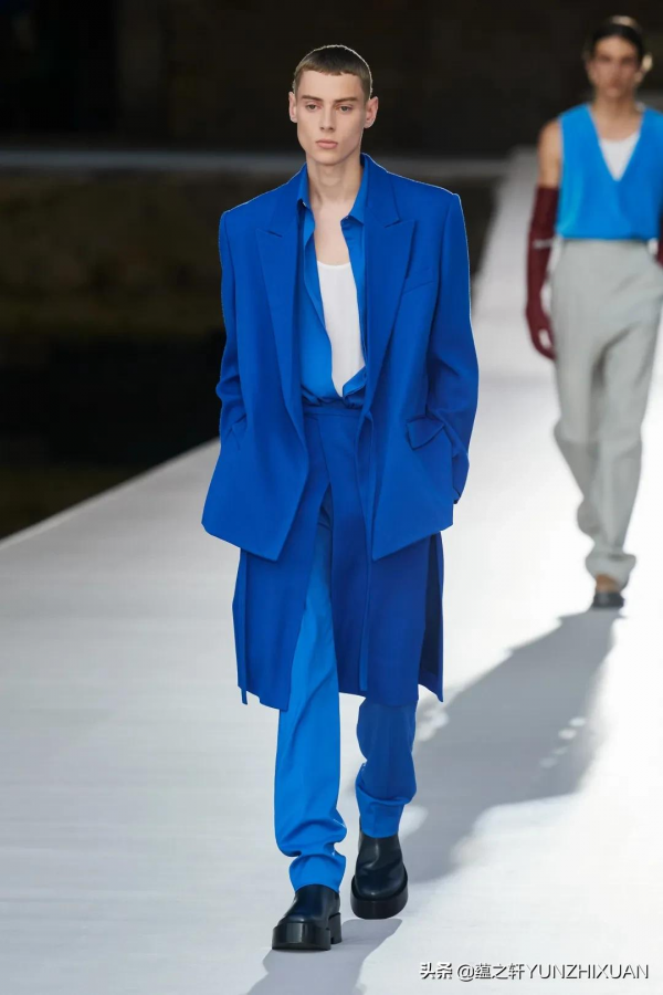 秋冬穿藍色也太好看了吧