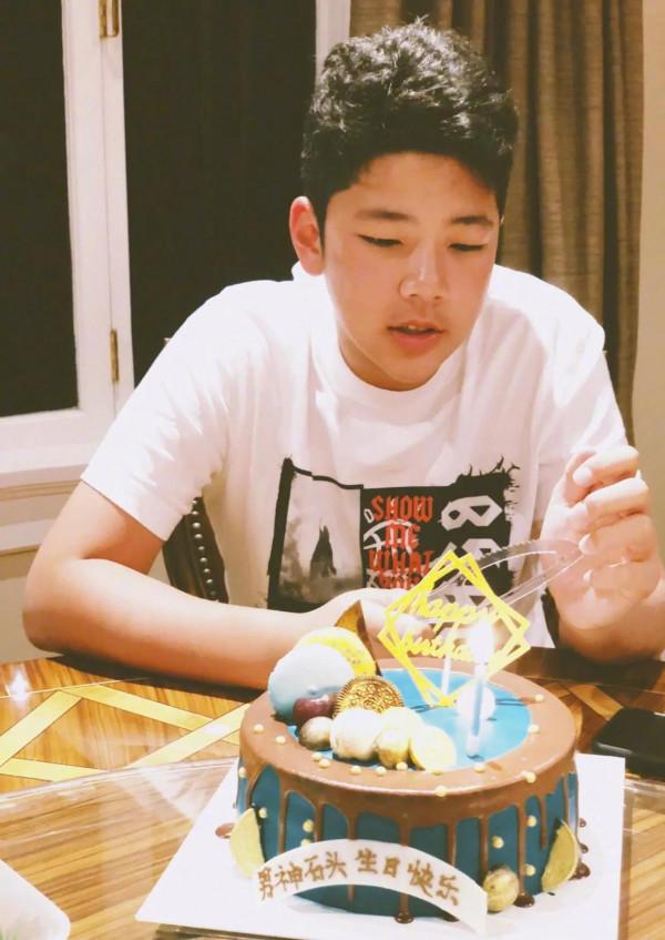 爸爸去哪兒1》過去8年了,萌娃們如今長這樣,變化大到不敢認 爸爸去哪兒1》過去8年了,萌娃們如今長這樣,變化大到不敢認