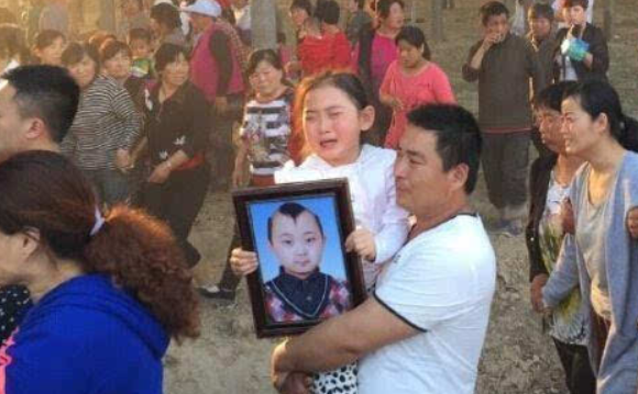 看似幸福，其實是父母搖錢樹，這6位明星，有人離世有人斷絕關係