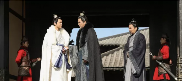 都是靠臉吃飯，憑啥她被嘲？