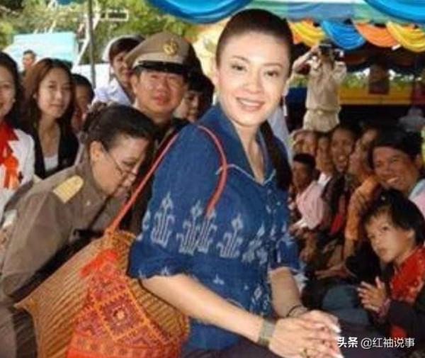 69歲泰王認清現實,跟軍方妥協原諒蘇提達,選擇犧牲西拉米母子 69歲泰王認清現實,跟軍方妥協原諒蘇提達,選擇犧牲西拉米母子