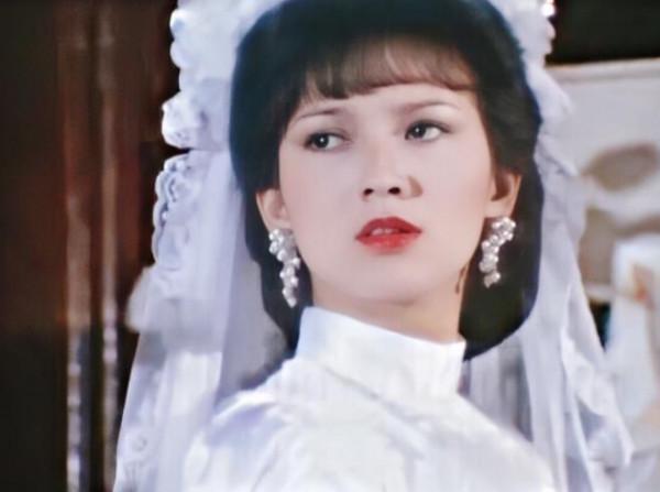 《上海灘》播出42年，8位演員境況懸殊巨大，有人去世，有人出家