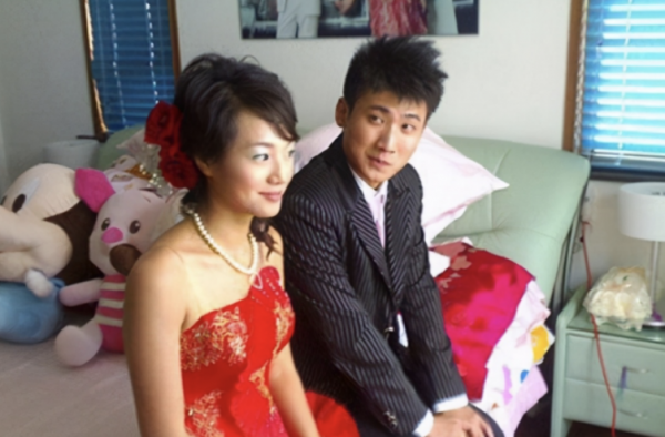 朱丹嫁給週一圍：婚後有愛也有淚，4年生2娃，在卑微中幸福