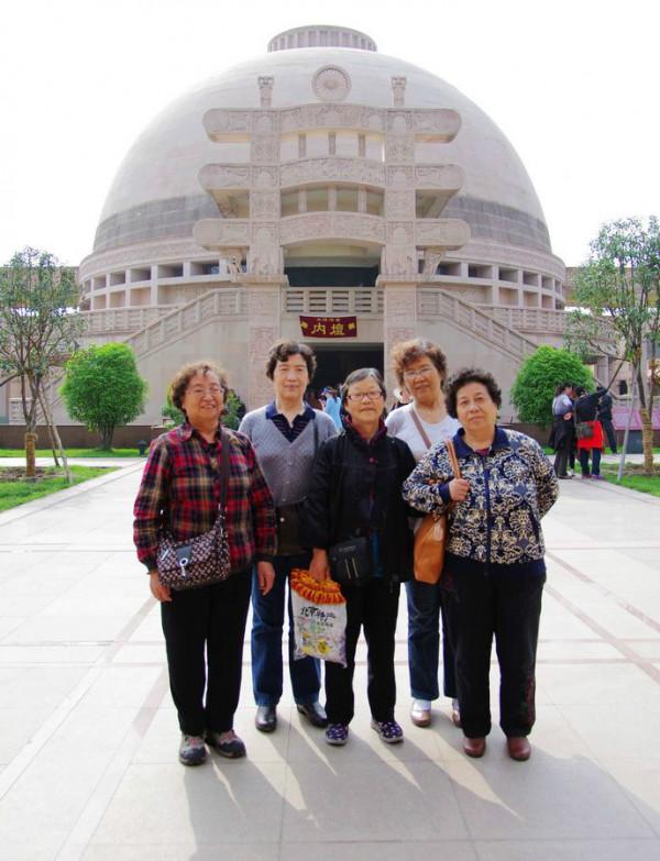 寄情山水 白馬寺 牡丹園 龍門石窟 皇城府 王莽嶺 畢業51年同學會（1）