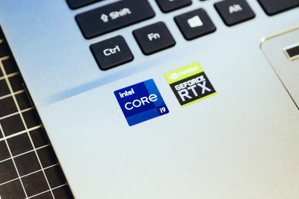 宏碁掠奪者刀鋒500 SE頂配評測：戰鬥力爆表，定義硬核金屬全能本