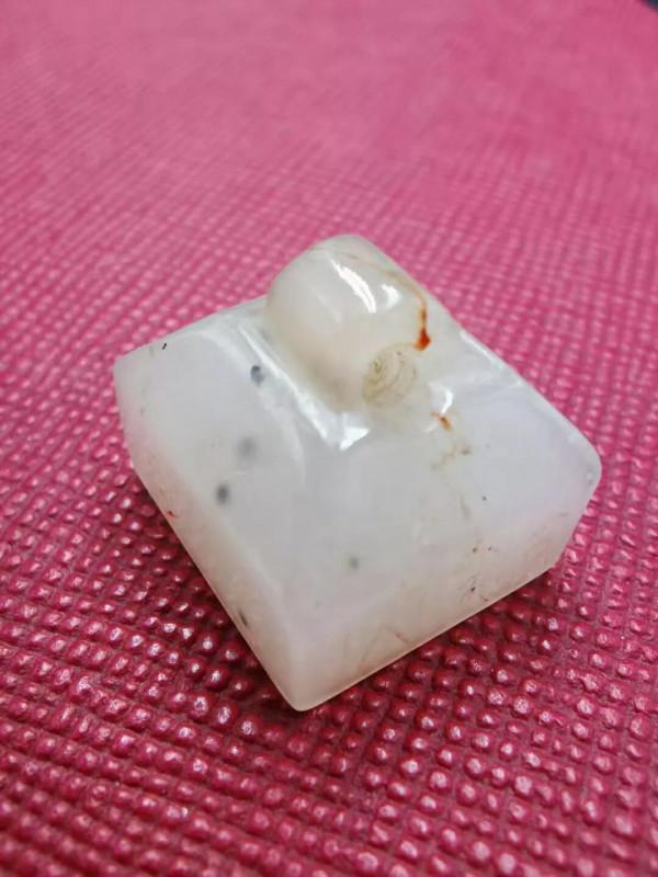 春秋時宋國左師“仲幾”和田玉小璽(印)欣賞 春秋時宋國左師“仲幾”和田玉小璽(印)欣賞