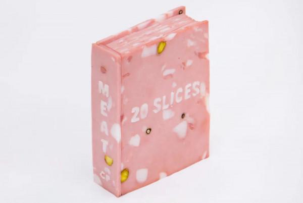 “穿”蘋果草莓、拎蘆筍包包、塗胡蘿蔔口紅，可持續時尚就是那麼瘋狂