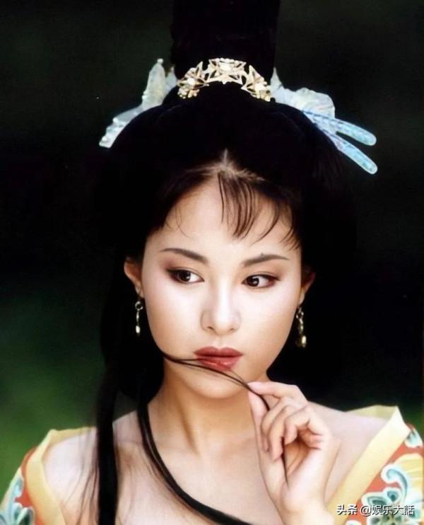 臉上有痣也好看的女演員,只服這6位,位置恰到好處,還很有特色 臉上有痣也好看的女演員,只服這6位,位置恰到好處,還很有特色